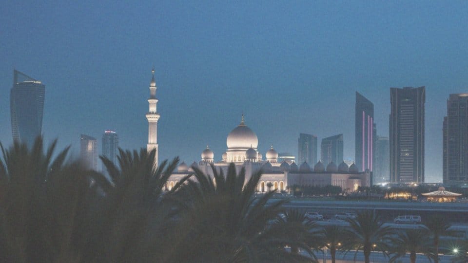 Co to jest Abu Dhabi i jakie ma znaczenie?