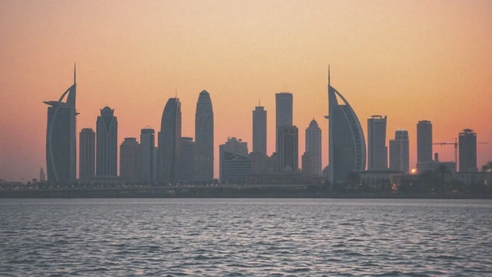 Gdzie jest Abu Dhabi? Informacje o lokalizacji i atrakcjach